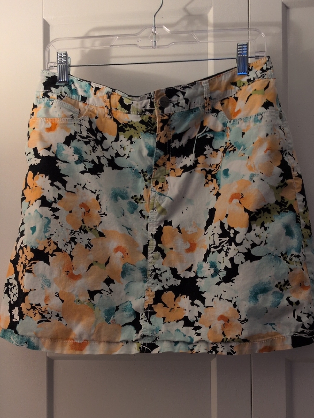 croft & barrow  Pale Blue and Peach Printfkorak Print  Skort